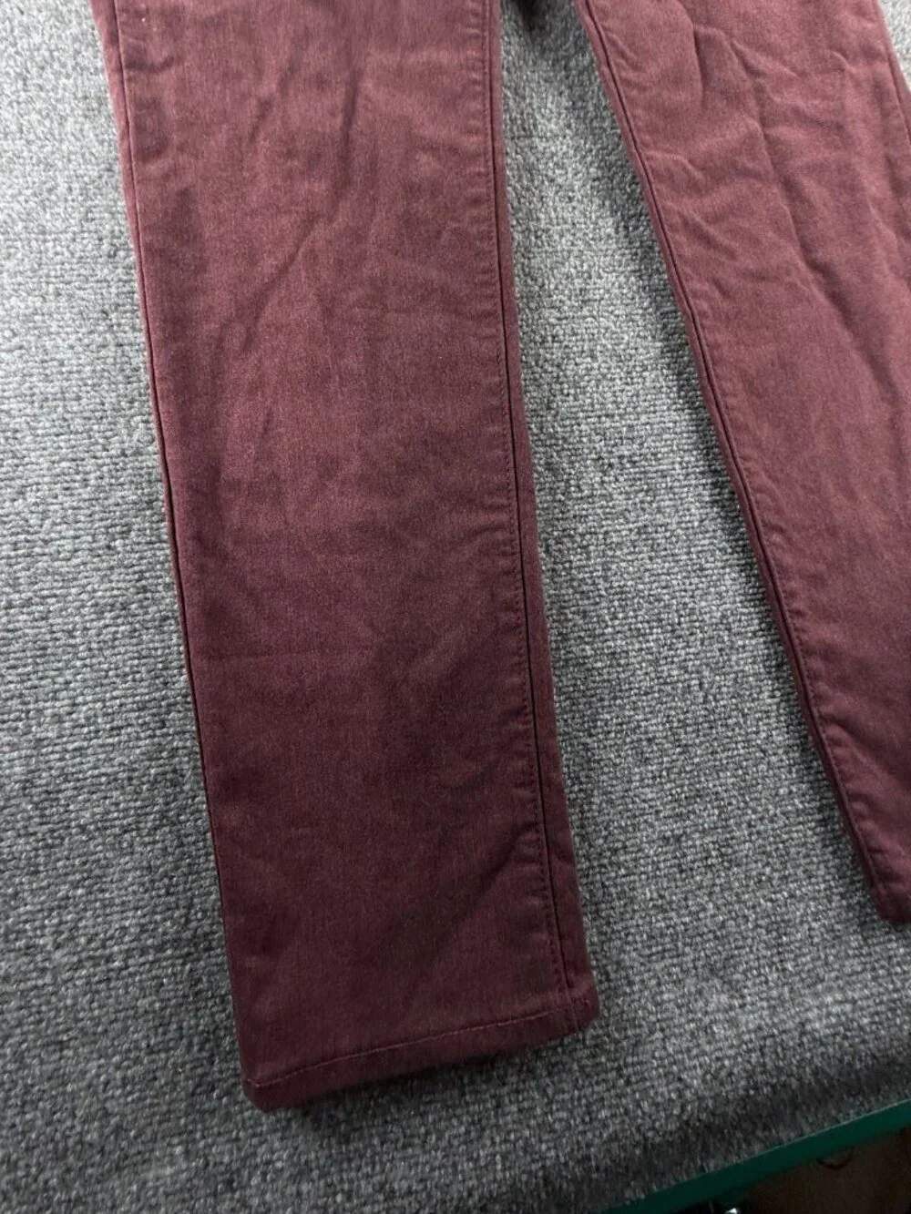 NWT Banana Republic Travel Jean Burgundy Red 31x32 Slim Fit Tapered Leg Adult